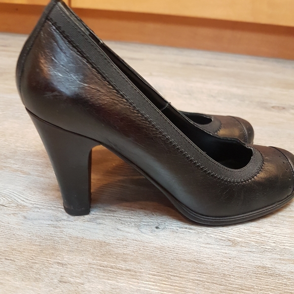 FREE or $15 Shoes heels leather - Picture 3 of 5